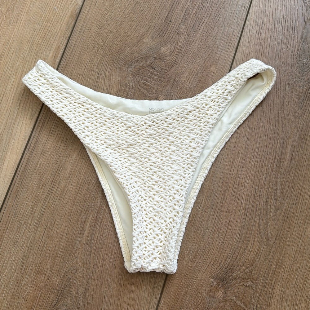 Monday Swimwear Byron Bottom Ivory Crochet Small